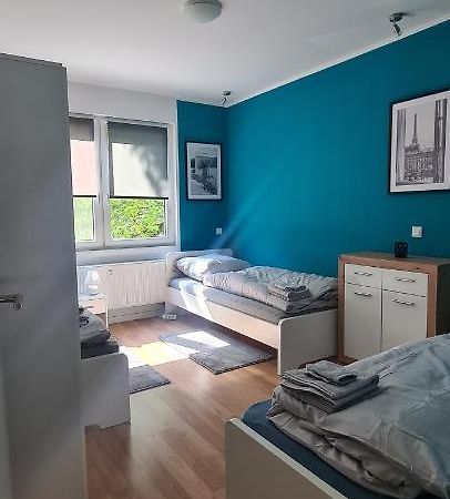 Schoene 2 Zimmer Apartment In Krefeld City, Monteur Wohnung Netflix & Prime 外观 照片