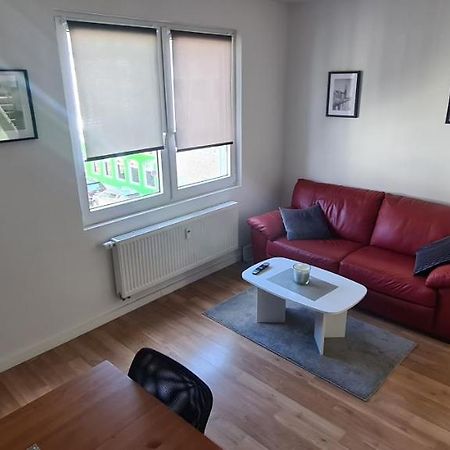Schoene 2 Zimmer Apartment In Krefeld City, Monteur Wohnung Netflix & Prime 外观 照片
