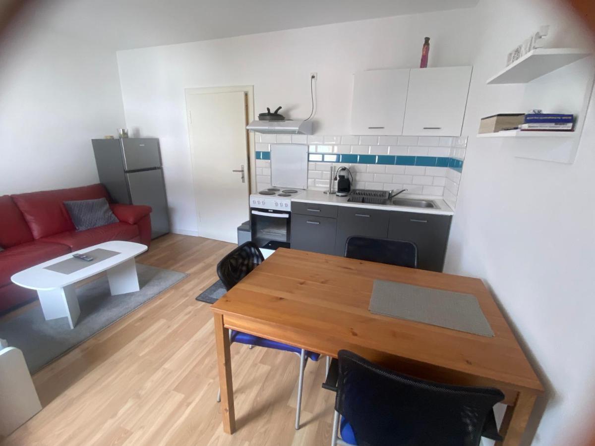 Schoene 2 Zimmer Apartment In Krefeld City, Monteur Wohnung Netflix & Prime 外观 照片