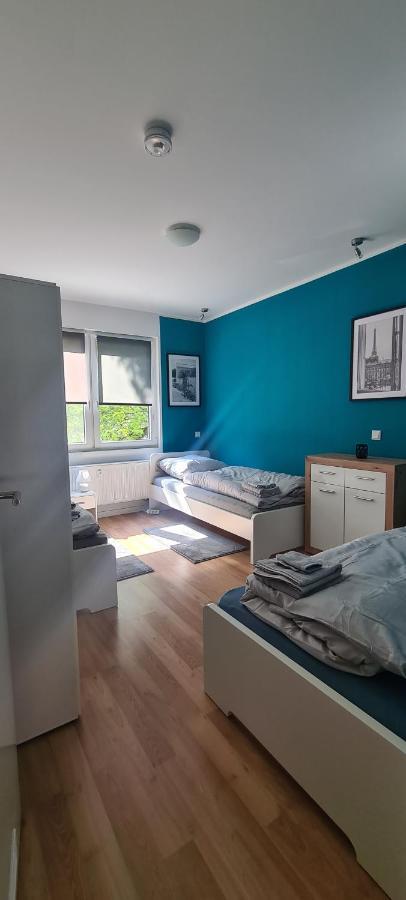Schoene 2 Zimmer Apartment In Krefeld City, Monteur Wohnung Netflix & Prime 外观 照片